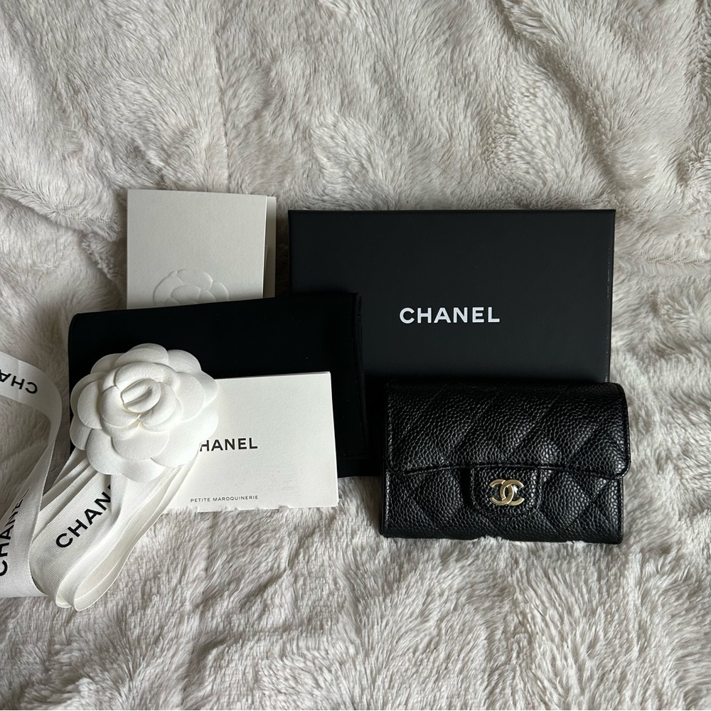 Chanel classic snap card holder